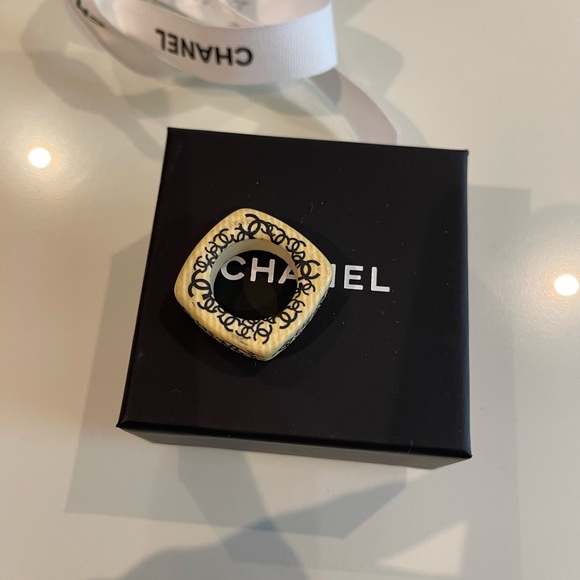 CHANEL Cambon Logo Resin Ring - Picture 1 of 4